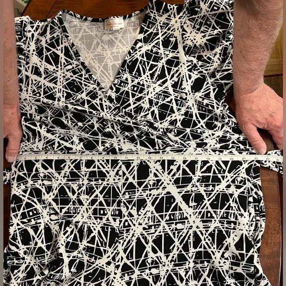 Karen-T Design jumpsuit / romper wide-leg. Black & white geometric. Stretchy. L - Picture 10 of 13